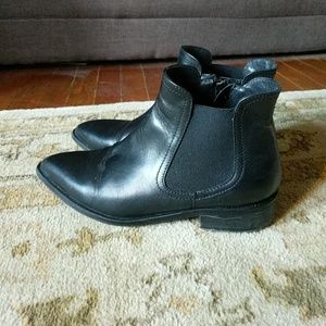 Italian leather Chelsea boots